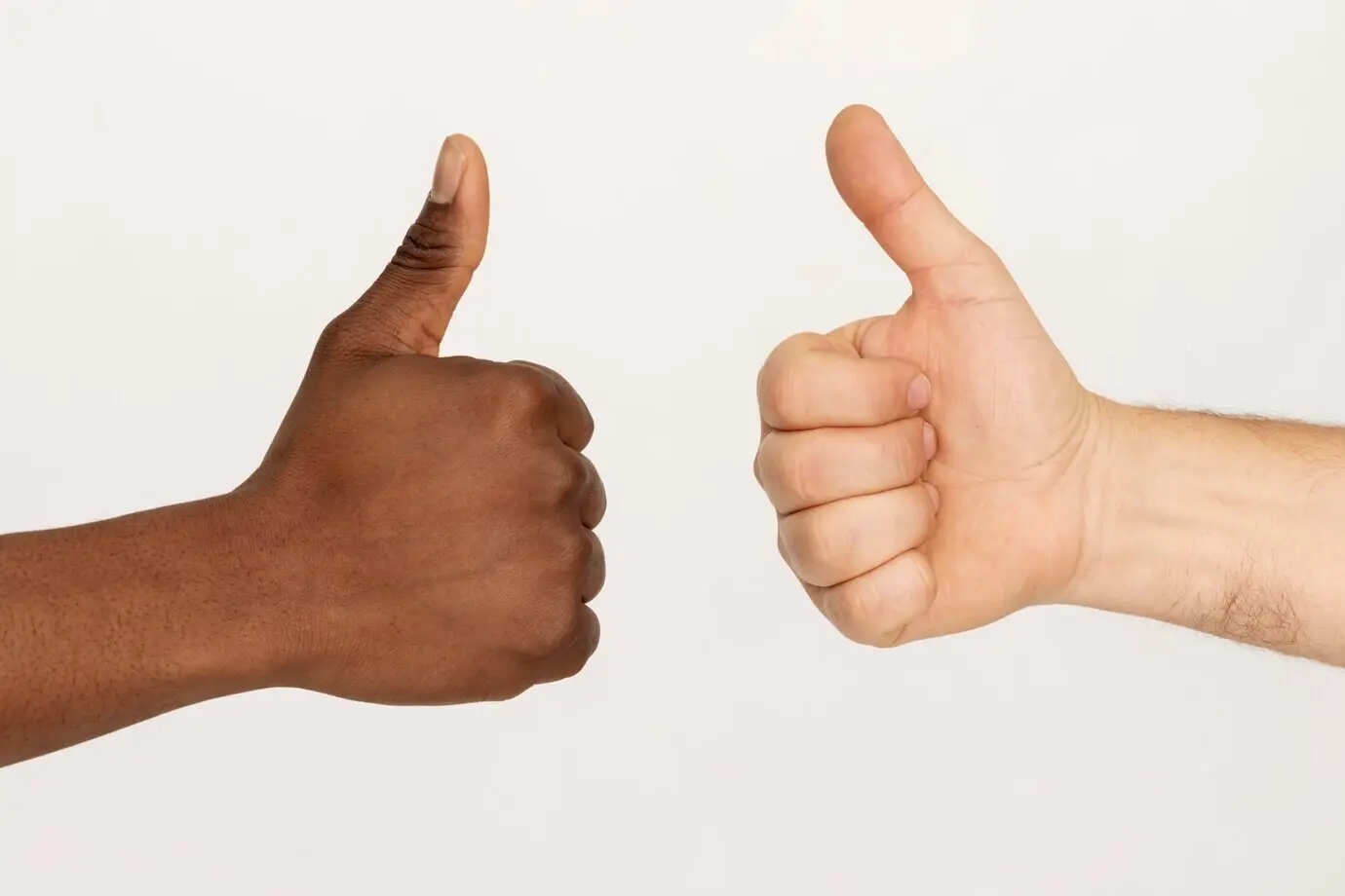 Пожалуйста, предоставьте исходный текст описания, чтобы я смог перефразировать его на русском.